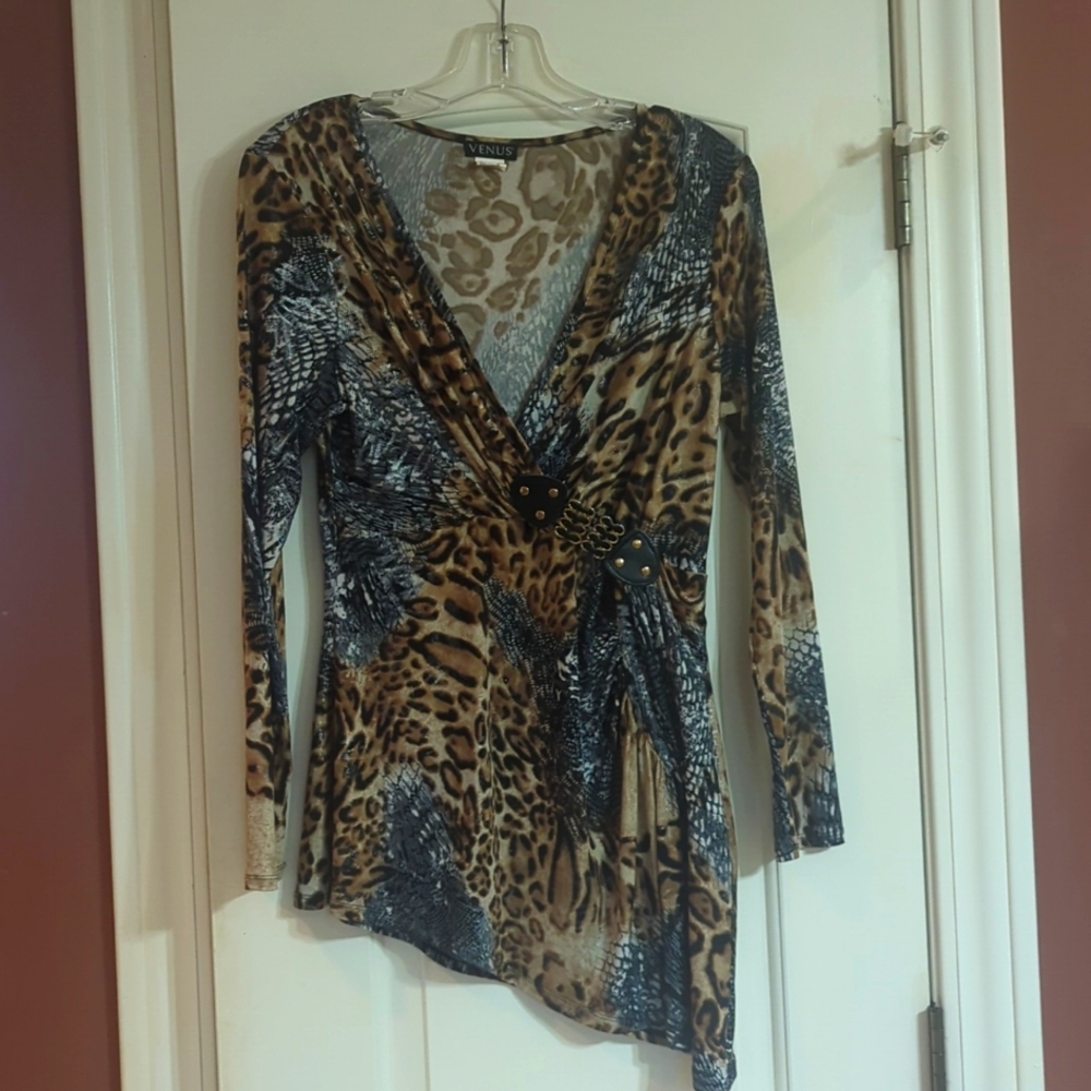 Venus luxury top